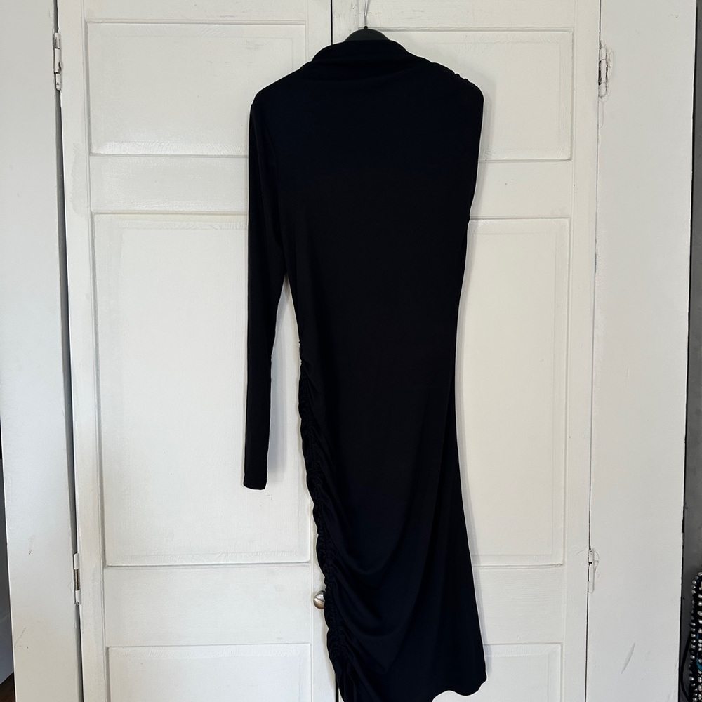 NWT Women’s Zara Black One Sleeved Ruched Dress Size M
